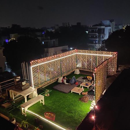 A Sleepy Fox Hostel New Delhi Ngoại thất bức ảnh