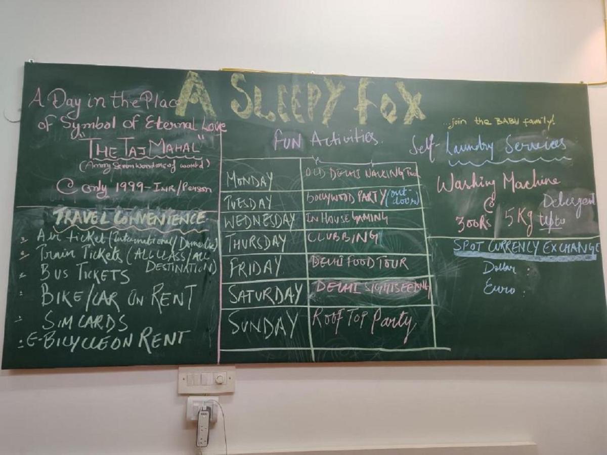 A Sleepy Fox Hostel New Delhi Ngoại thất bức ảnh