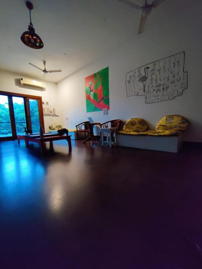 A Sleepy Fox Hostel New Delhi Ngoại thất bức ảnh