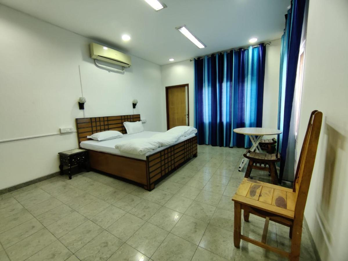 A Sleepy Fox Hostel New Delhi Ngoại thất bức ảnh