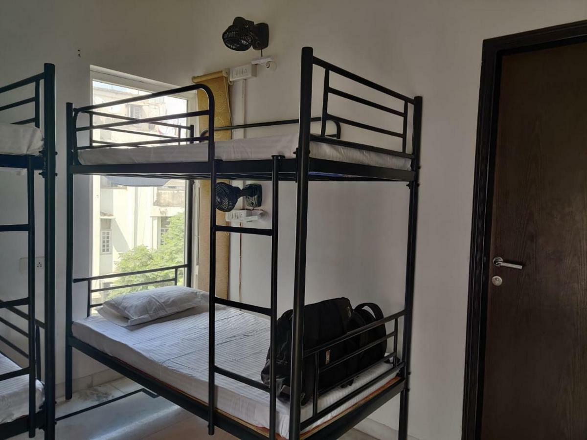 A Sleepy Fox Hostel New Delhi Ngoại thất bức ảnh