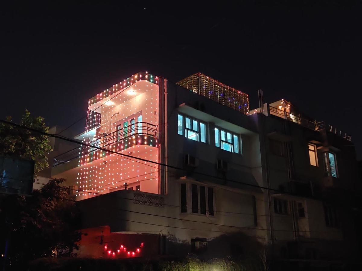 A Sleepy Fox Hostel New Delhi Ngoại thất bức ảnh