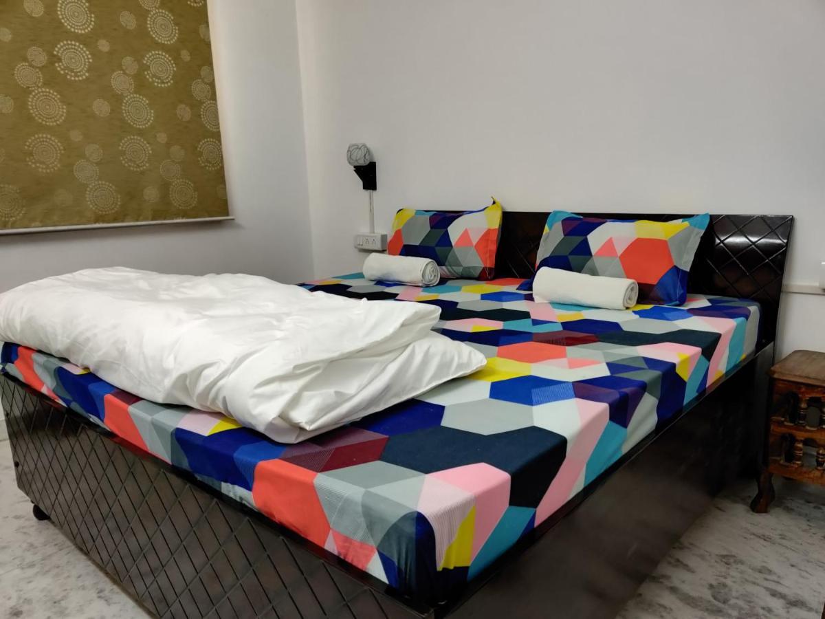 A Sleepy Fox Hostel New Delhi Ngoại thất bức ảnh