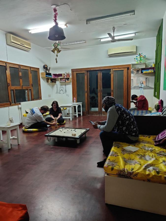 A Sleepy Fox Hostel New Delhi Ngoại thất bức ảnh