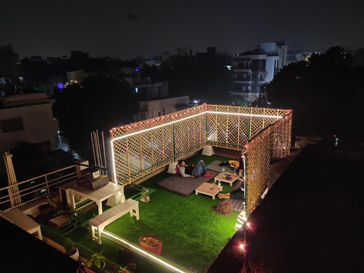 A Sleepy Fox Hostel New Delhi Ngoại thất bức ảnh